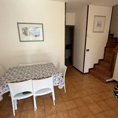 Beachside Duplex With Bbq And Pool