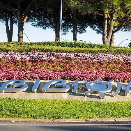 Beachside Duplex With Bbq And Pool Bibione